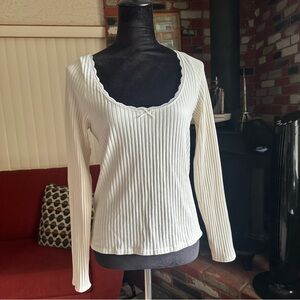 NWT Wild Fable Cream Long Sleeve Seamless Scoop Neck Fitted Blouse